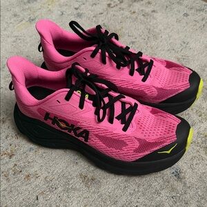 Hoka Challenger 8 Women's Neon Rose & Black Athletic Shoes